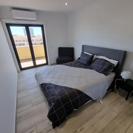 Com Terraco E Vistas * Portimão